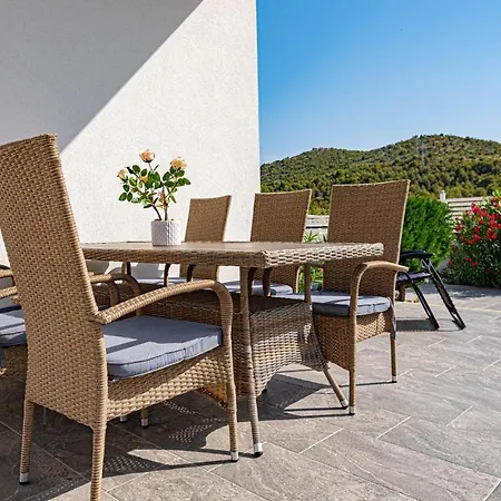 Awesome In Bilice With Wifi Bilice