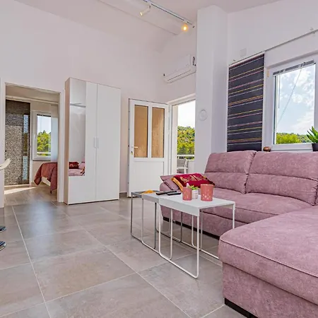 公寓 Awesome In Bilice With Wifi 比利切