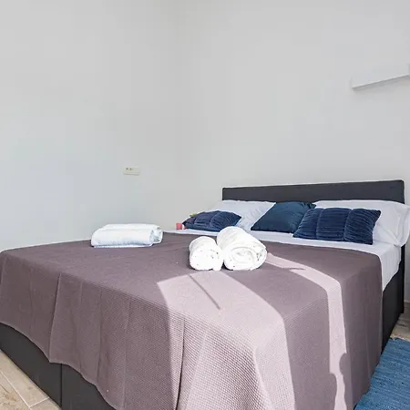 Apartamento Awesome In With Wifi